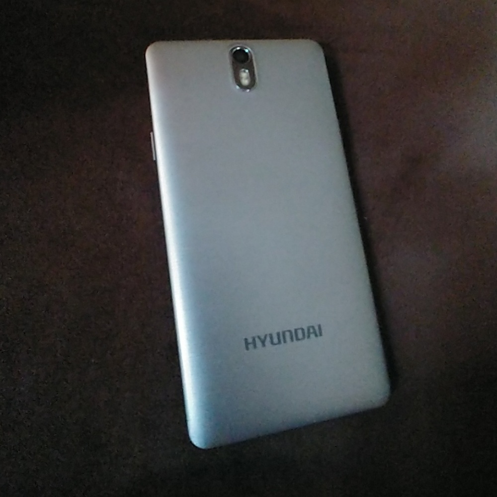 Smartphone - Picture 2 of 2